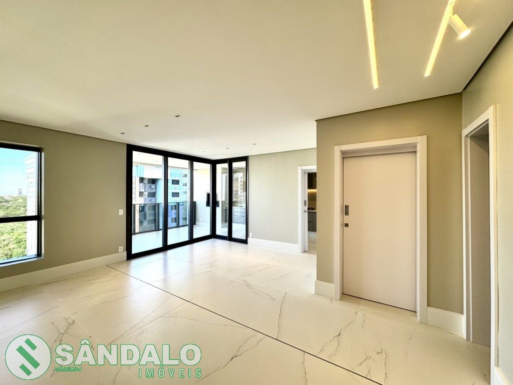 Apartamento para locacao no Zona 03 em Maringa com 348m² por R$ 13.750,00