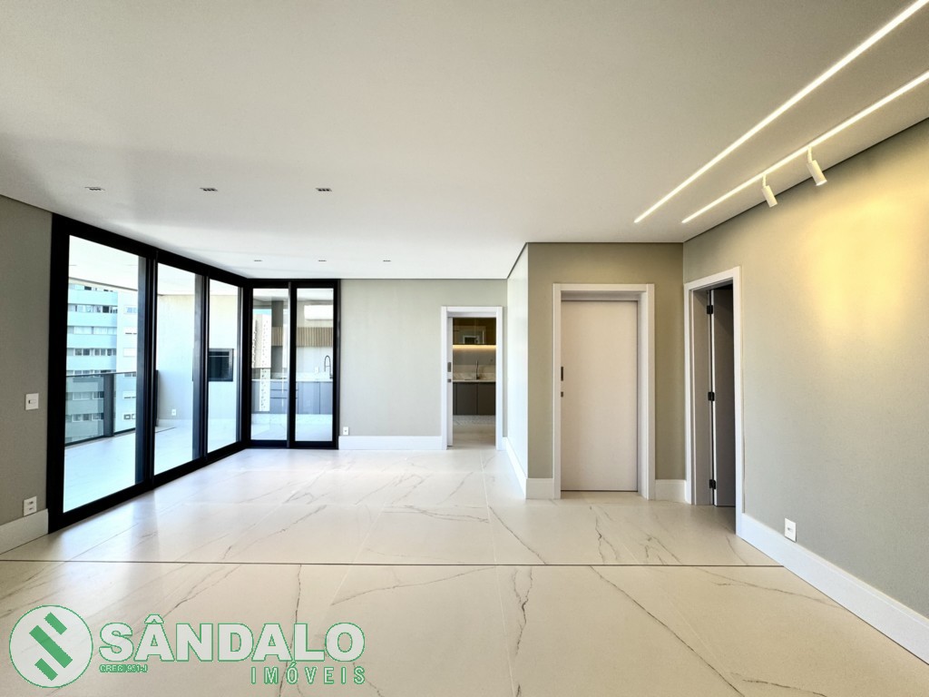 Apartamento para locacao no Zona 03 em Maringa com 348m² por R$ 13.750,00
