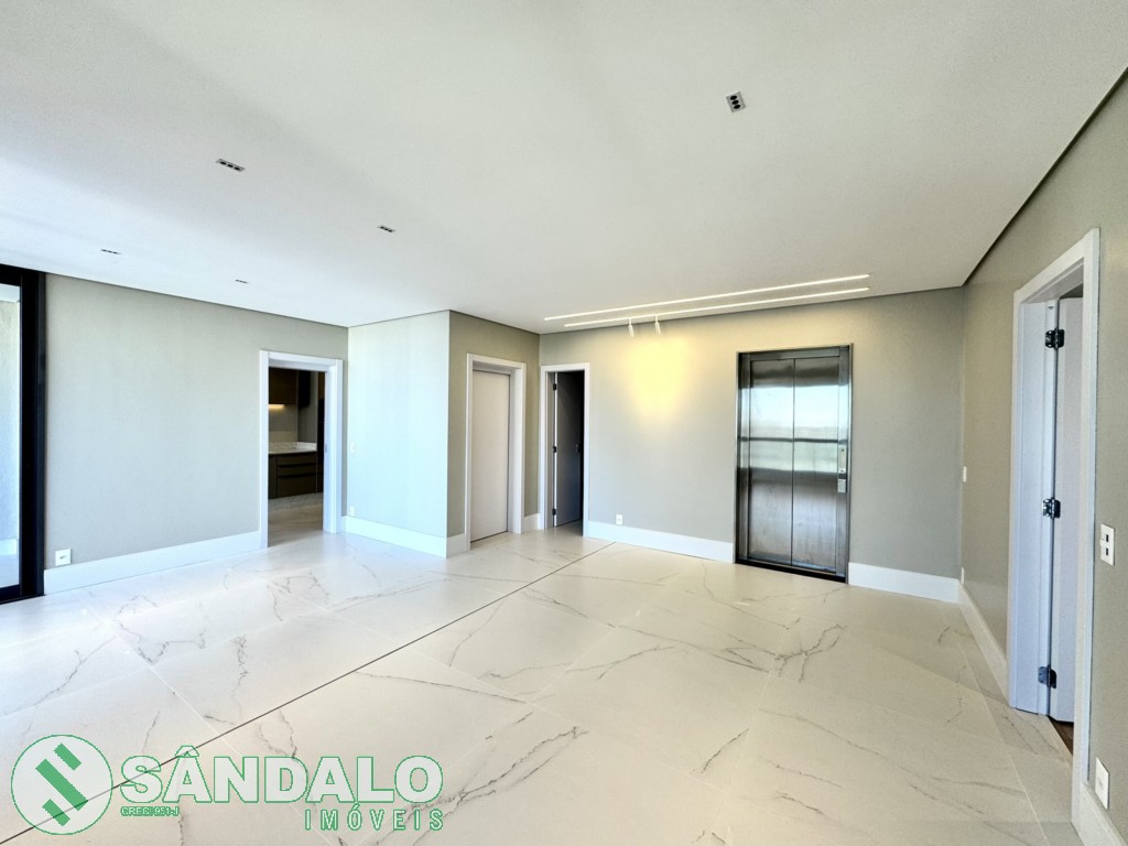 Apartamento para locacao no Zona 03 em Maringa com 348m² por R$ 13.750,00