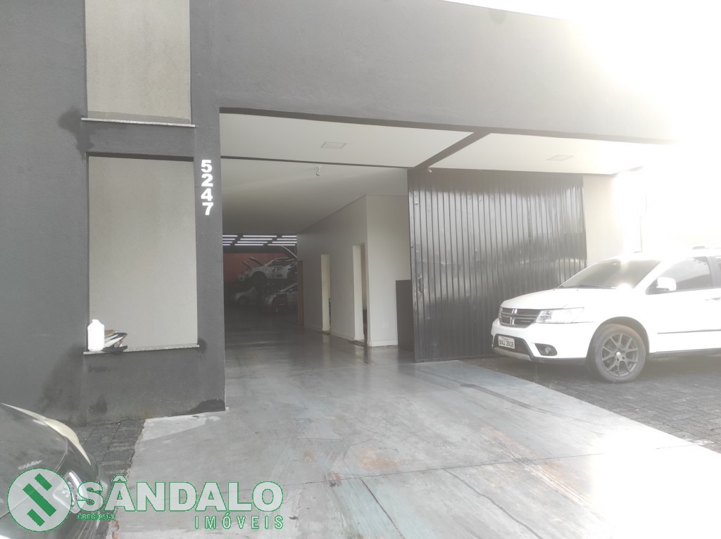 Barracão para venda no Jardim Portugal em Maringa com 707,49m² por R$ 2.700.000,00