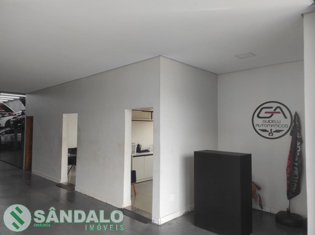 Barracão para venda no Jardim Portugal em Maringa com 707,49m² por R$ 2.700.000,00