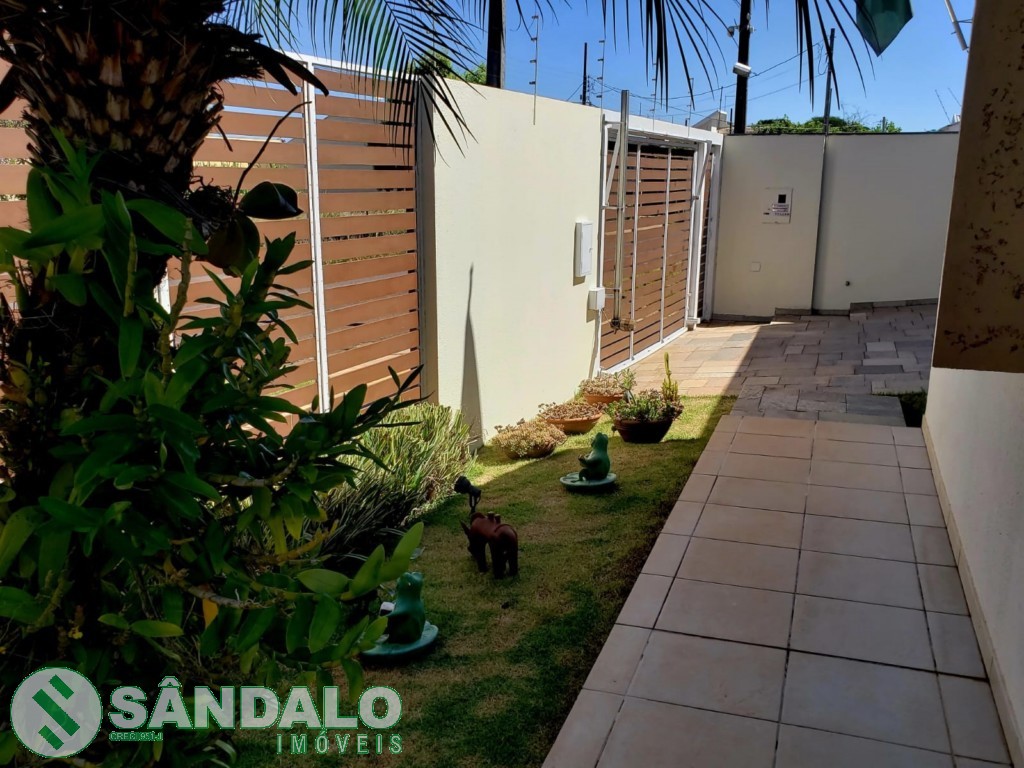 Casa para venda no Jardim Italia em Maringa com 376,1m² por R$ 1.250.000,00