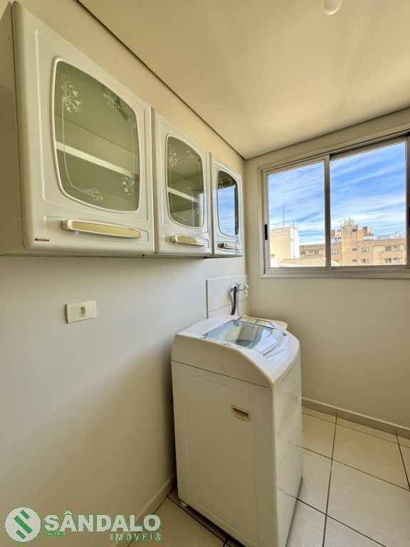 Apartamento para locacao no Zona 07 em Maringa com 55,38m² por R$ 1.210,00