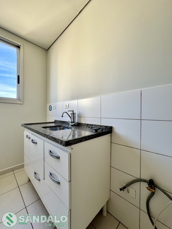 Apartamento para locacao no Zona 07 em Maringa com 55,38m² por R$ 1.210,00
