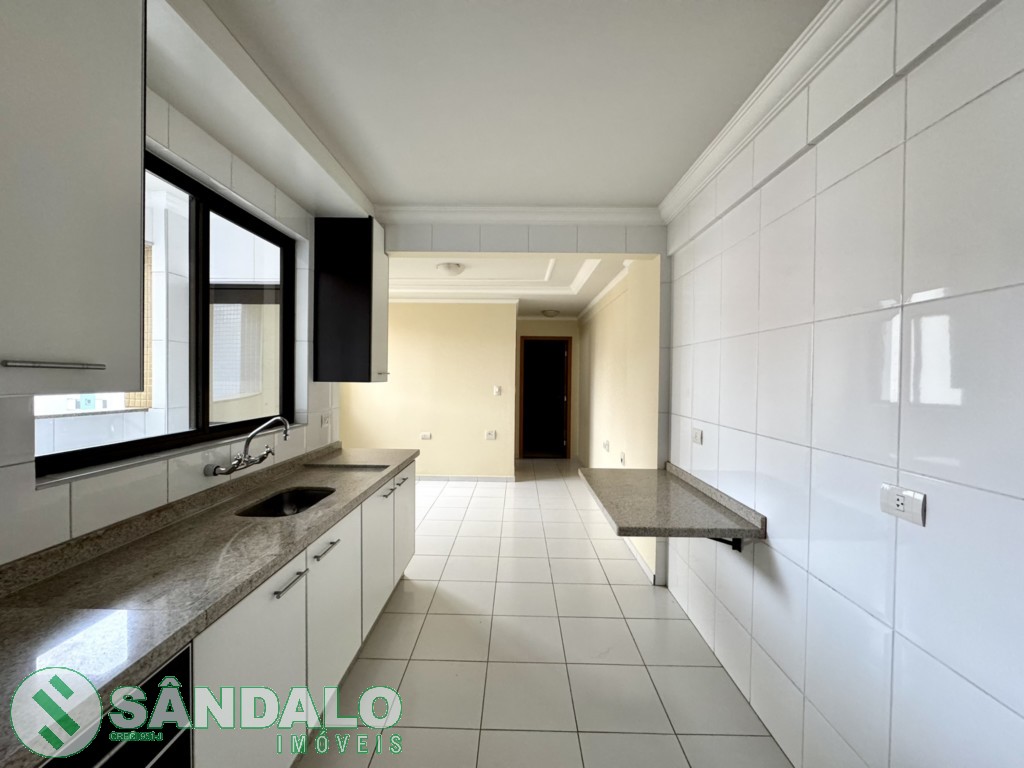 Apartamento para locacao no Zona 01 em Maringa com 92,57m² por R$ 1.815,00