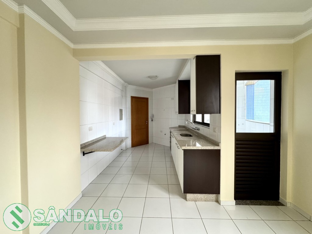 Apartamento para locacao no Zona 01 em Maringa com 92,57m² por R$ 1.815,00
