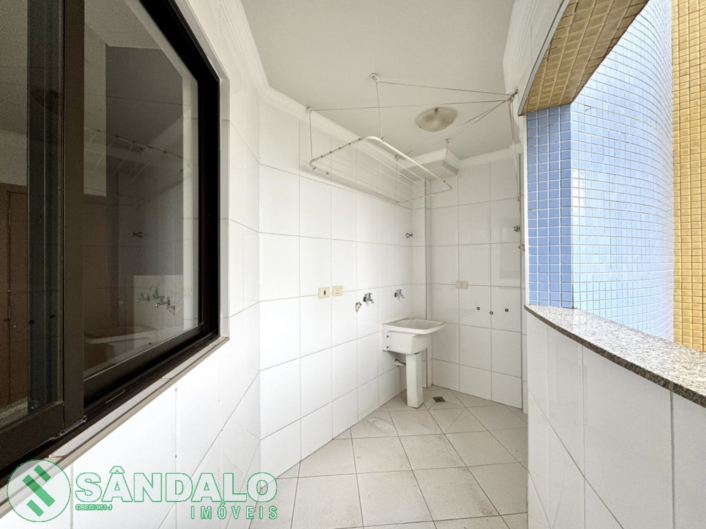 Apartamento para locacao no Zona 01 em Maringa com 92,57m² por R$ 1.815,00