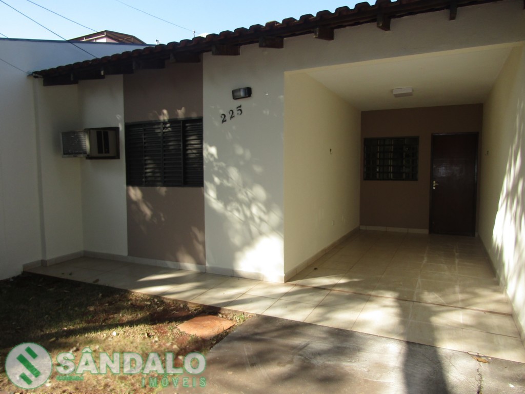Casa para venda no Jardim Sao Jorge em Maringa com 193,8m² por R$ 350.000,00