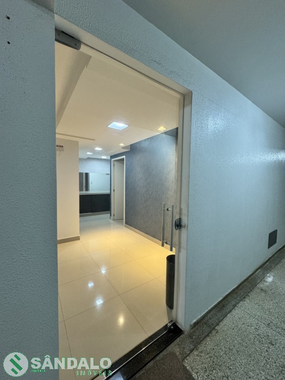 Sala Comercial para locacao no Zona 03 em Maringa com 64,43m² por R$ 2.200,00