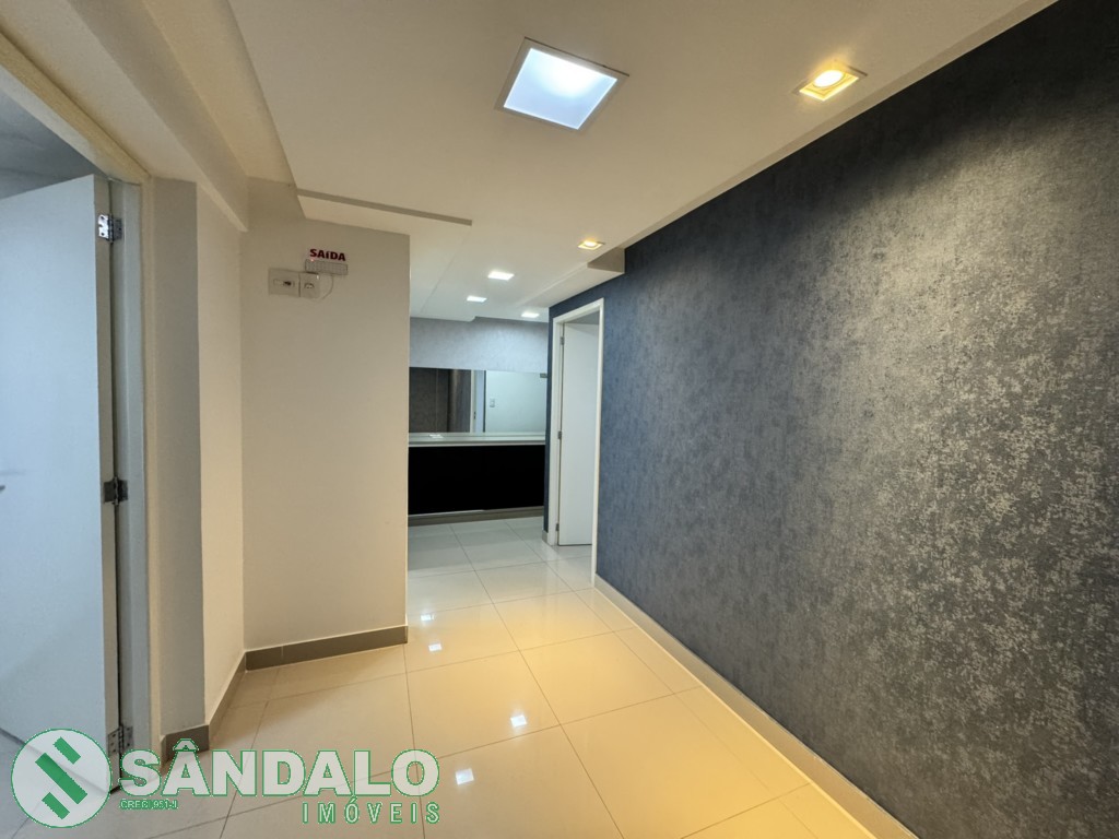 Sala Comercial para locacao no Zona 03 em Maringa com 64,43m² por R$ 2.200,00