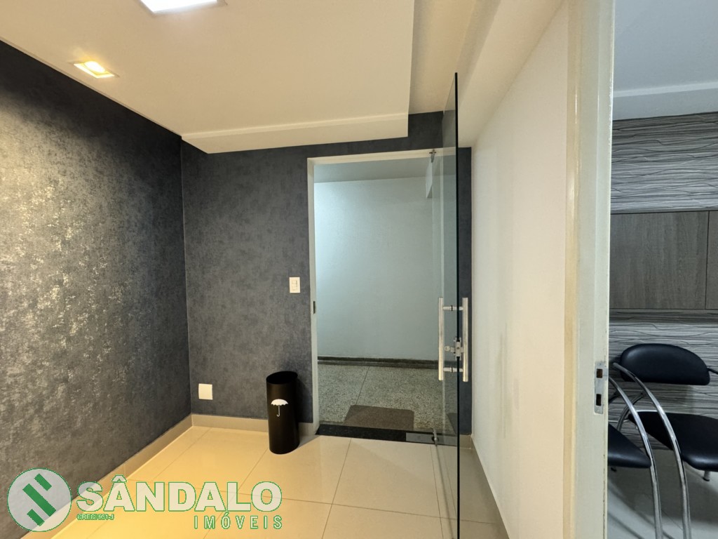 Sala Comercial para locacao no Zona 03 em Maringa com 64,43m² por R$ 2.200,00