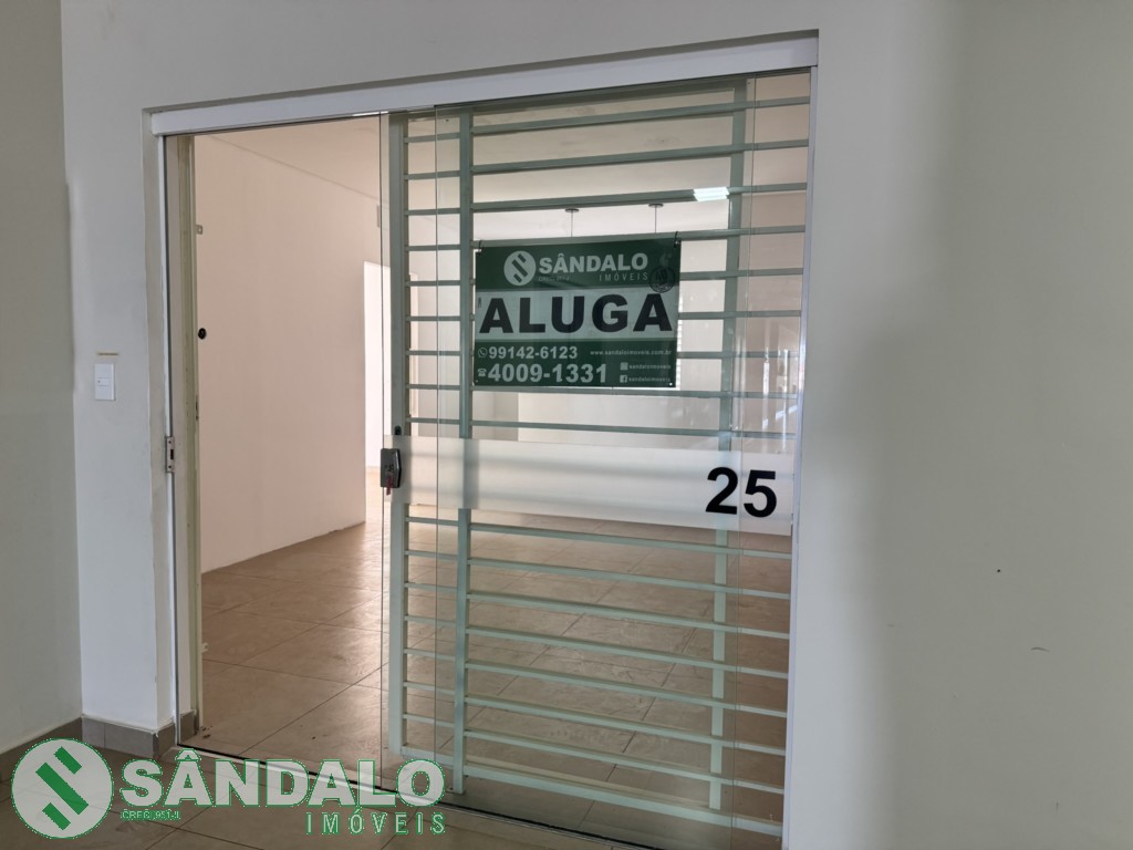 Sala Comercial para locacao no Conjunto Habitacional Inocente Vila em Maringa com 117,22m² por R$ 1.650,00