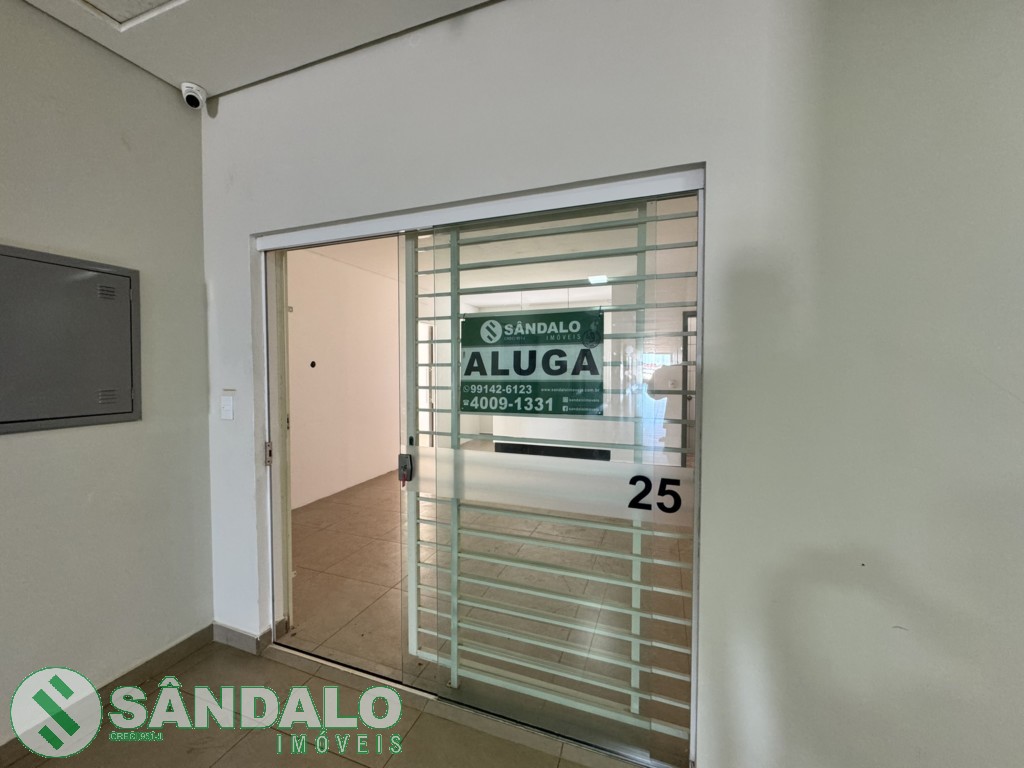 Sala Comercial para locacao no Conjunto Habitacional Inocente Vila em Maringa com 117,22m² por R$ 1.650,00