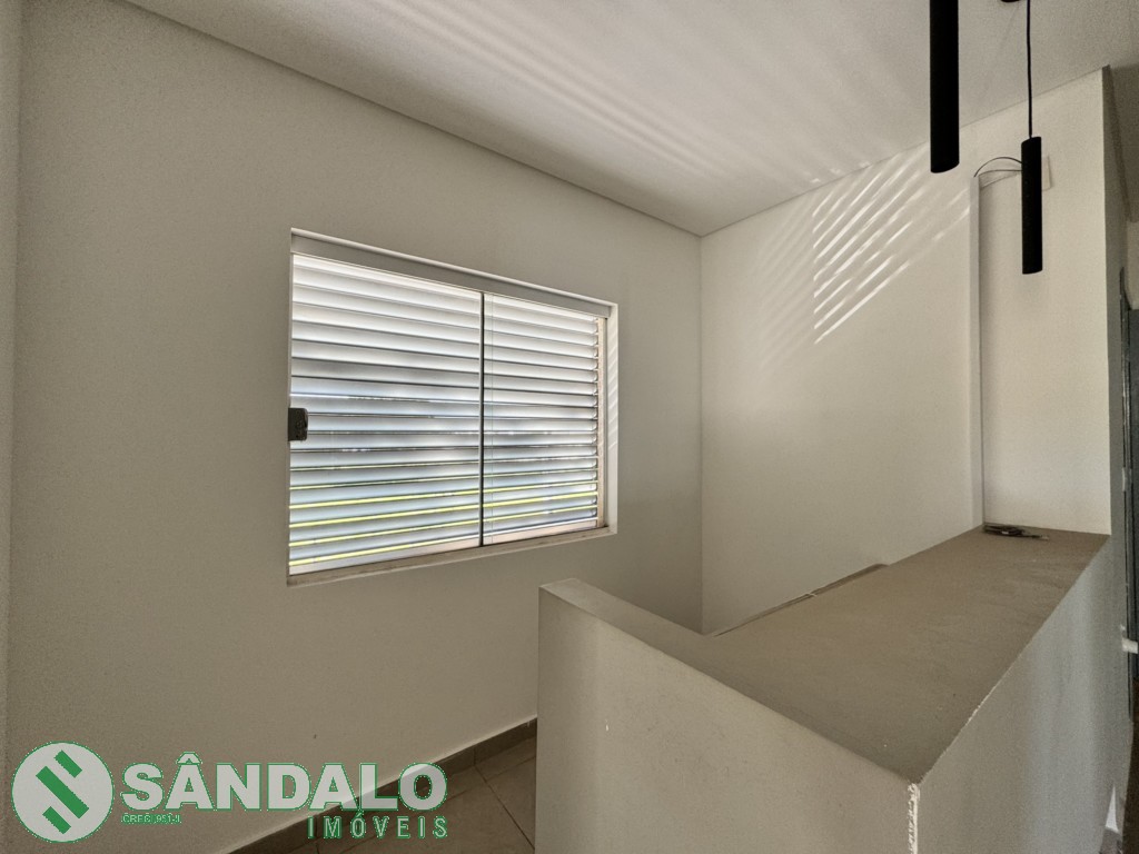 Sala Comercial para locacao no Conjunto Habitacional Inocente Vila em Maringa com 117,22m² por R$ 1.650,00