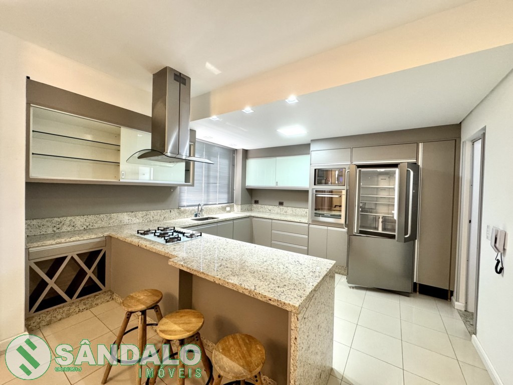Apartamento para locacao no Zona 07 em Maringa com 0m² por R$ 5.500,00