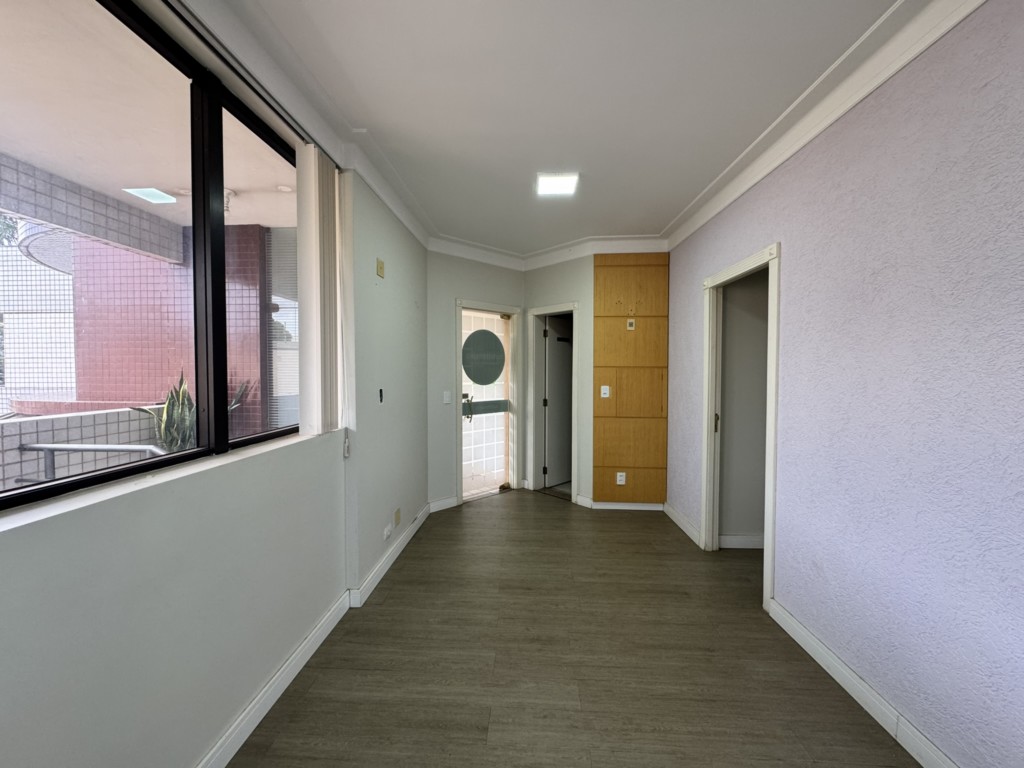 Sala Comercial para locacao no Zona 05 em Maringa com 0m² por R$ 2.860,00
