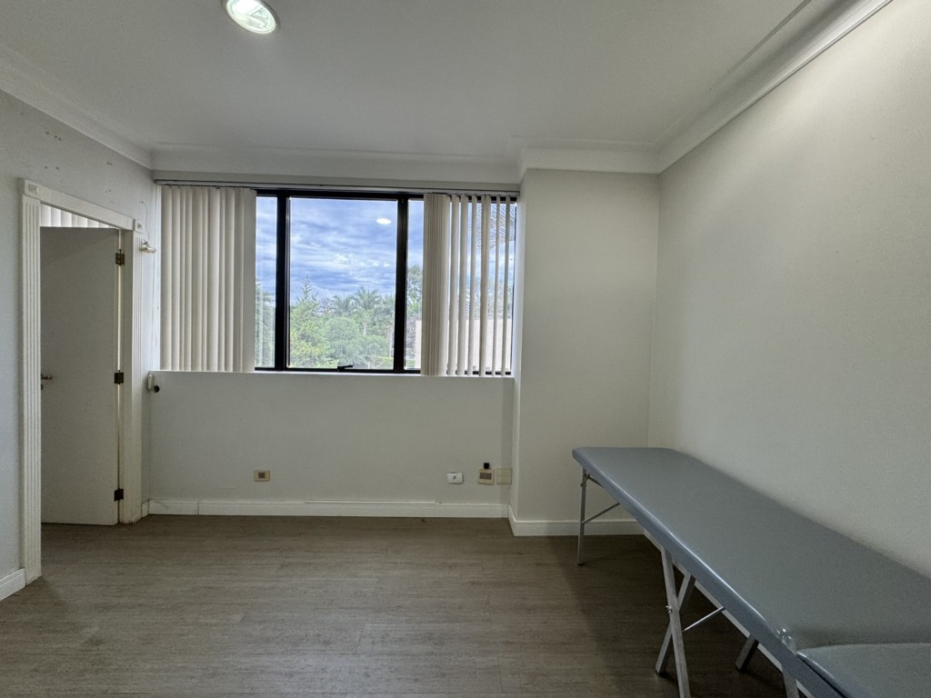 Sala Comercial para locacao no Zona 05 em Maringa com 0m² por R$ 2.860,00