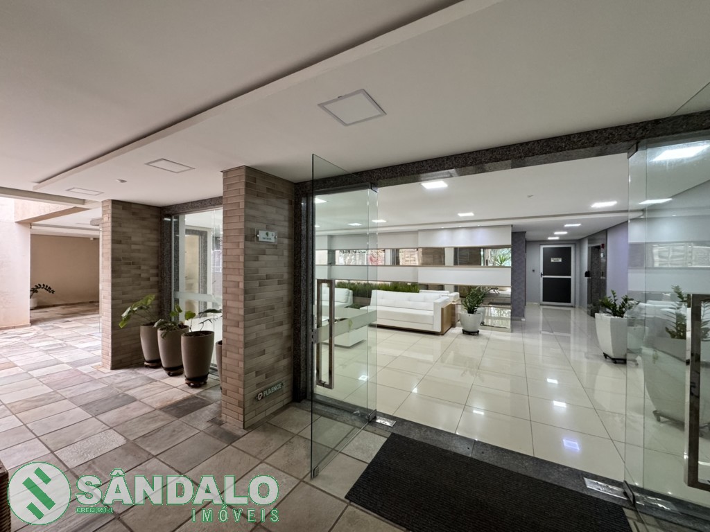 Apartamento para locacao no Zona 03 em Maringa com 0m² por R$ 2.860,00