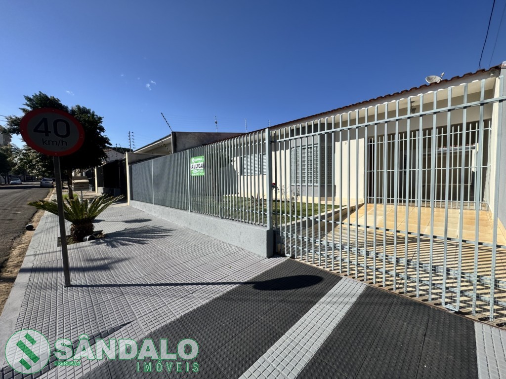Casa para locacao no Jardim Lucianopolis em Maringa com 300m² por R$ 4.180,00