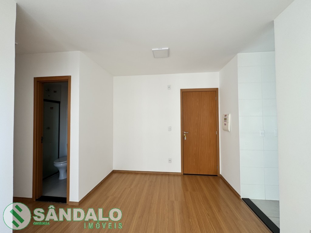 Apartamento para locacao no Jardim America em Maringa com 78,47m² por R$ 1.650,00