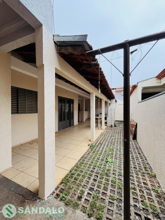 Casa para locacao no Conjunto Residencial Branca Vieira em Maringa com 0m² por R$ 2.420,00