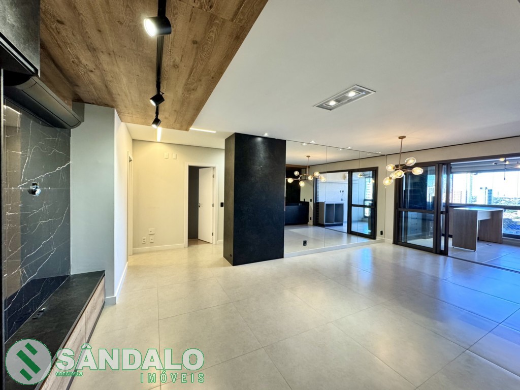 Apartamento para locacao no Zona 07 em Maringa com 0m² por R$ 8.250,00