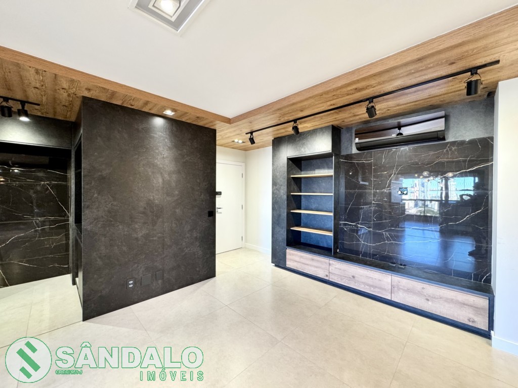 Apartamento para locacao no Zona 07 em Maringa com 0m² por R$ 8.250,00