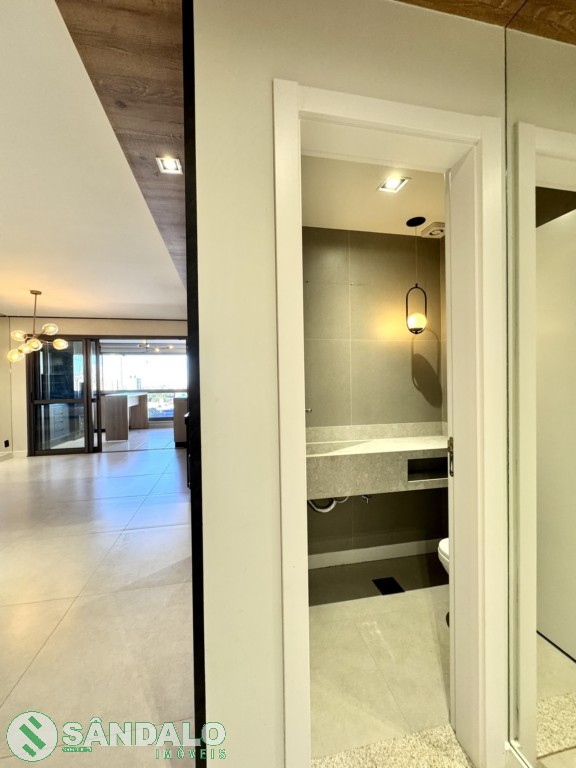 Apartamento para locacao no Zona 07 em Maringa com 0m² por R$ 8.250,00