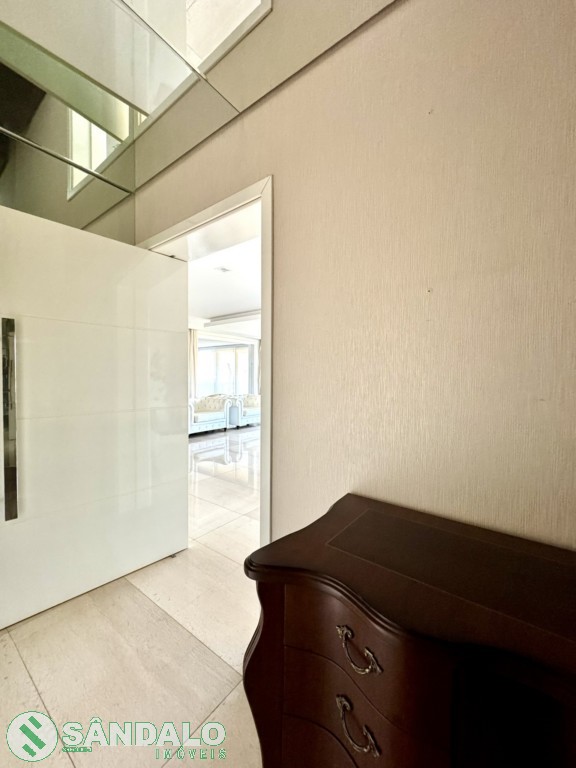Apartamento para locacao no Zona 01 em Maringa com 0m² por R$ 16.500,00