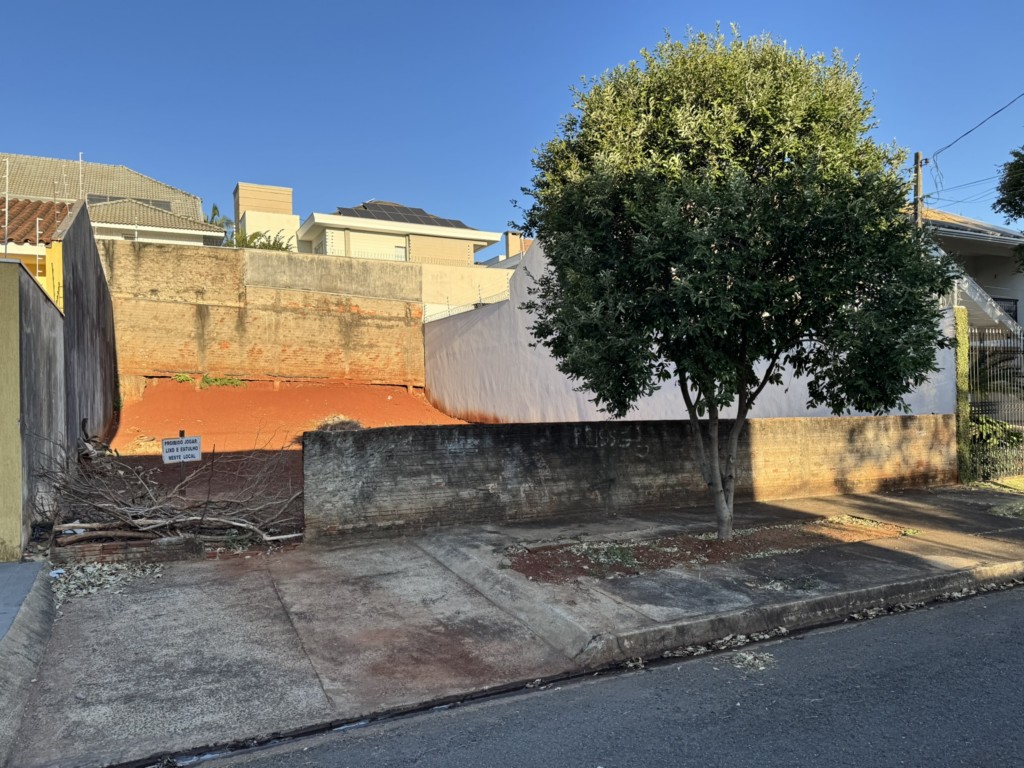 Terreno para venda no Jardim Imperial em Maringa com 325m² por R$ 350.000,00