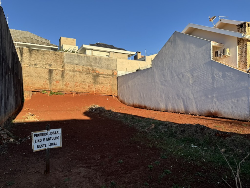 Terreno para venda no Jardim Imperial em Maringa com 325m² por R$ 350.000,00