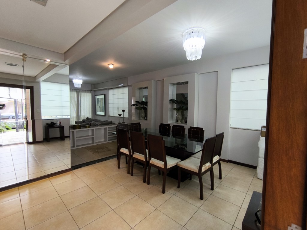 Sobrado para venda no Jardim Higienopolis em Maringa com 346,25m² por R$ 1.650.000,00