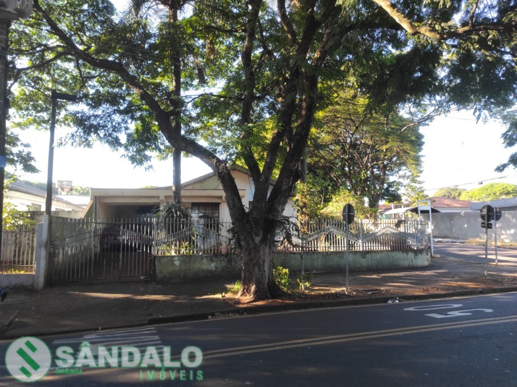 Casa para venda no Parque Residencial Patricia em Maringa com 300,54m² por R$ 270.000,00