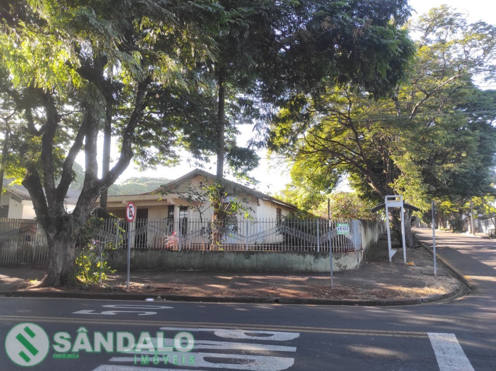 Casa para venda no Parque Residencial Patricia em Maringa com 300,54m² por R$ 270.000,00
