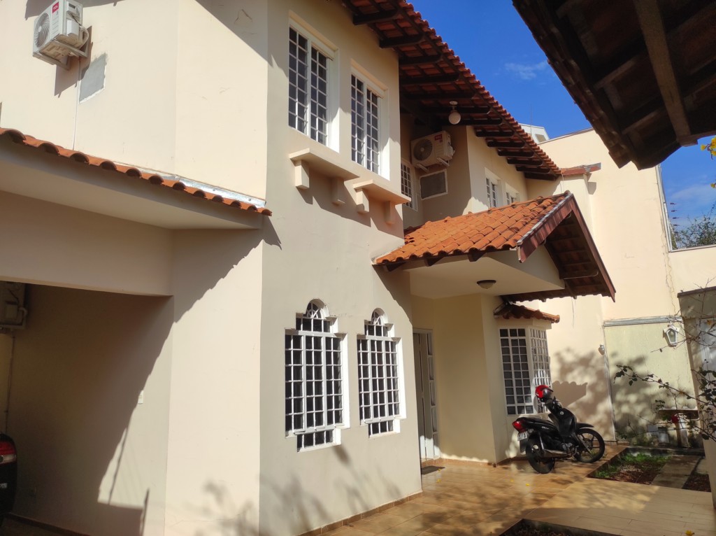 Casa para venda no Jardim Real em Maringa com 378m² por R$ 1.300.000,00