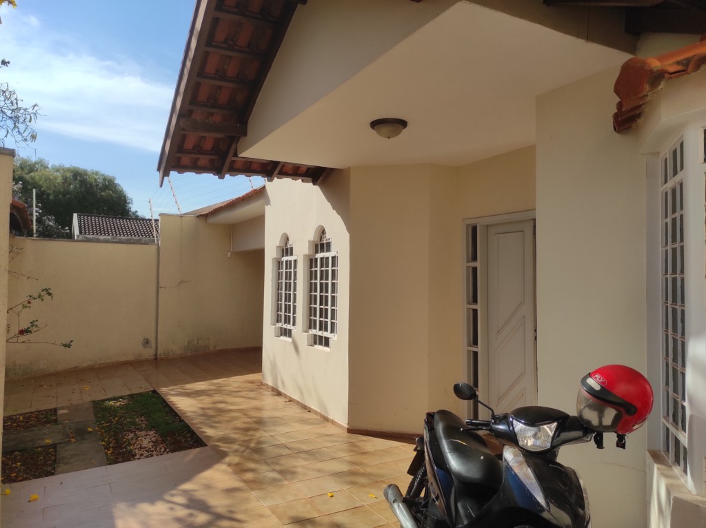 Casa para venda no Jardim Real em Maringa com 378m² por R$ 1.300.000,00