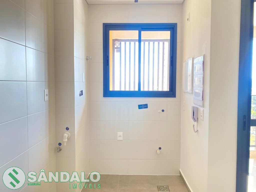 Apartamento para locacao no Zona 08 em Maringa com 0m² por R$ 4.400,00