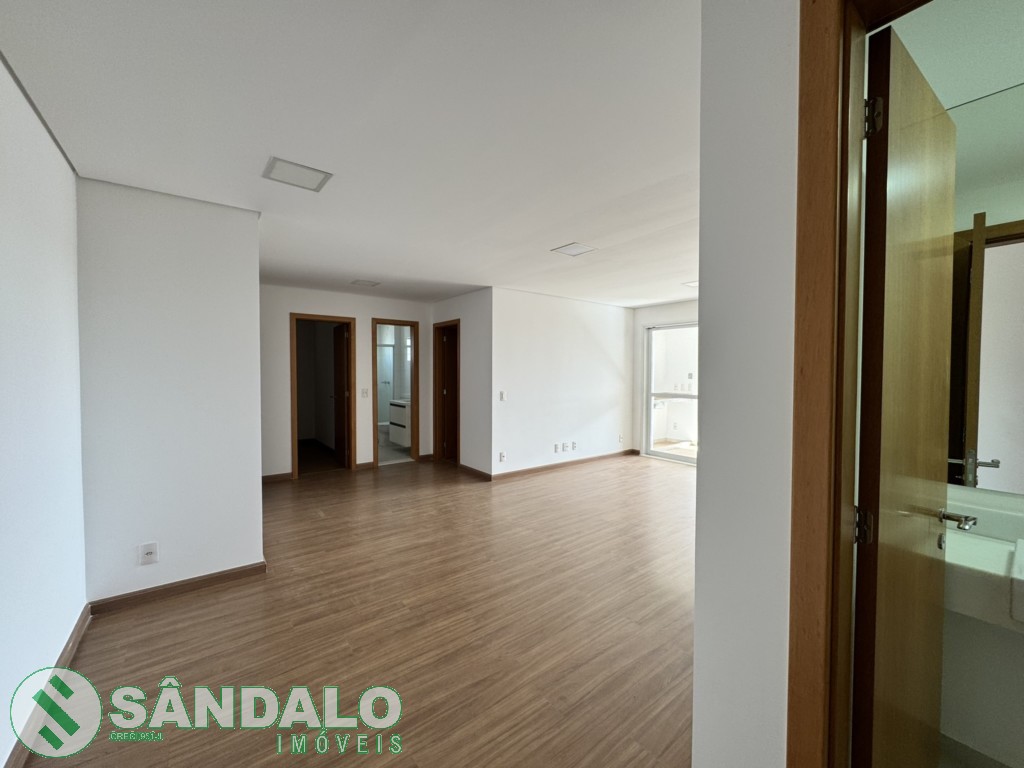 Apartamento para locacao no Zona 03 em Maringa com 0m² por R$ 4.180,00