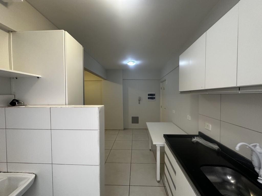 Apartamento para locacao no Zona 07 em Maringa com 80m² por R$ 1.650,00