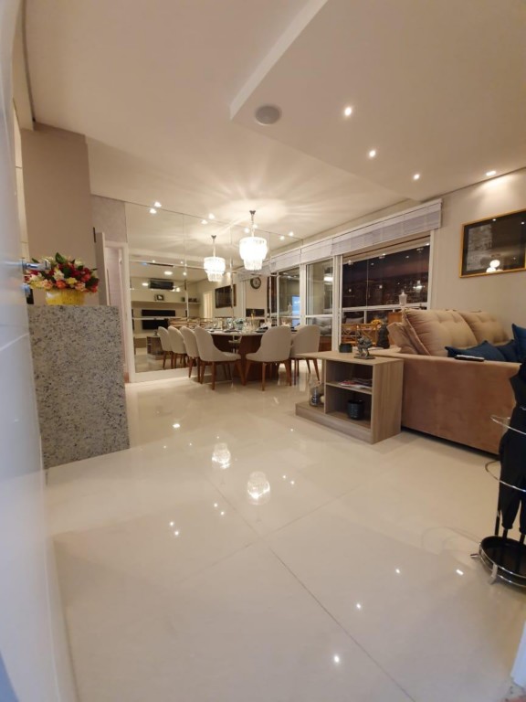 Apartamento para venda no Zona 07 em Maringa com 232,22m² por R$ 1.000.000,00