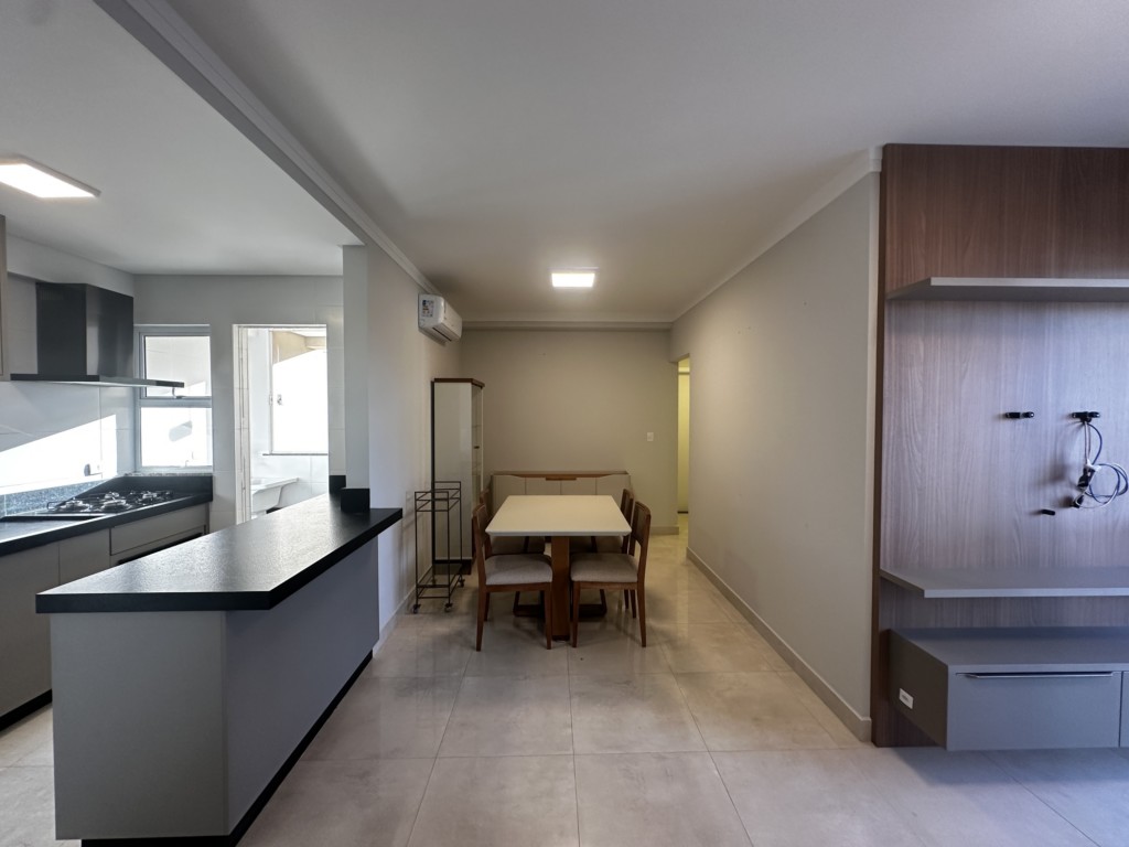 Apartamento para locacao no Jardim Cerro Azul em Maringa com 130,13m² por R$ 3.850,00