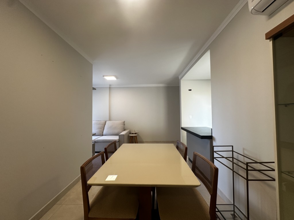Apartamento para locacao no Jardim Cerro Azul em Maringa com 130,13m² por R$ 3.850,00
