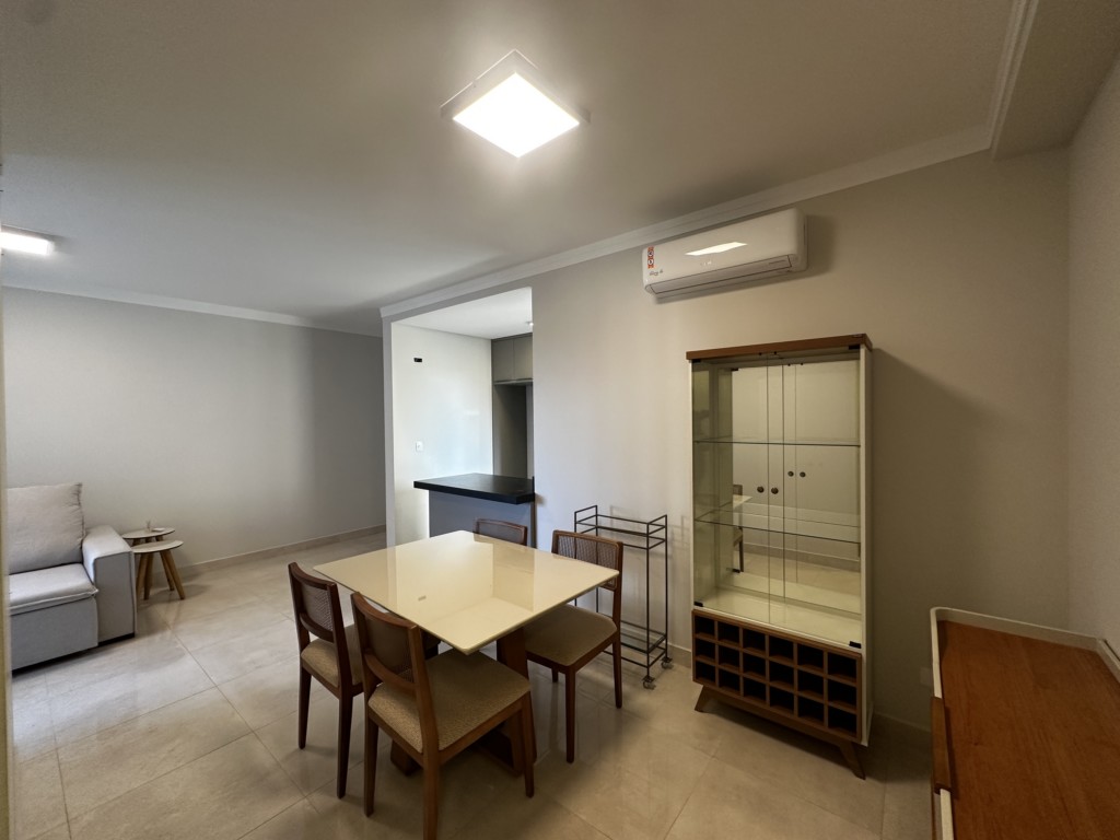 Apartamento para locacao no Jardim Cerro Azul em Maringa com 130,13m² por R$ 3.850,00