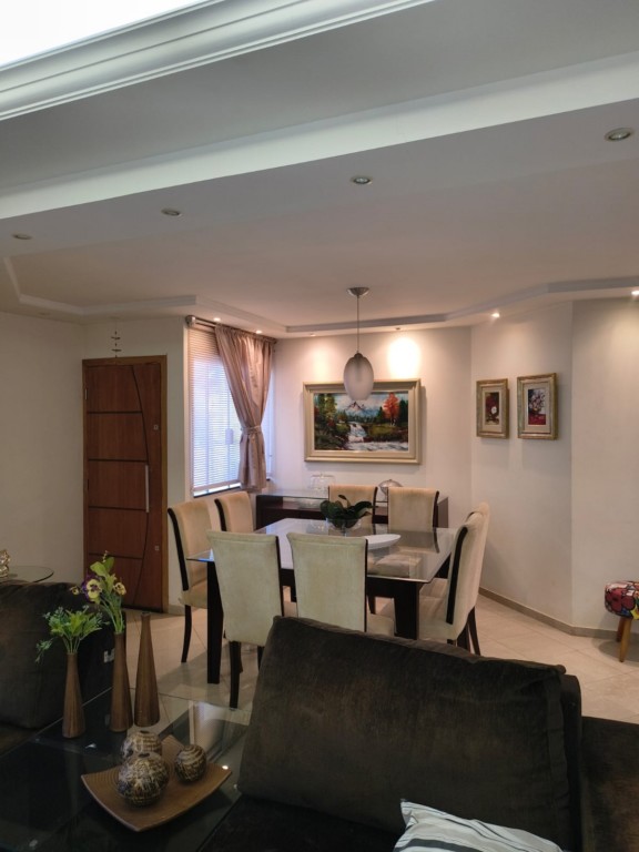 Sobrado para venda no Jardim Novo Oasis em Maringa com 320,17m² por R$ 1.100.000,00