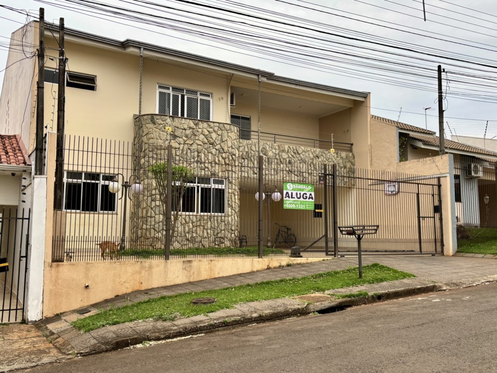 Sobrado para locacao no Jardim Pinheiros em Maringa com 303m² por R$ 5.830,00