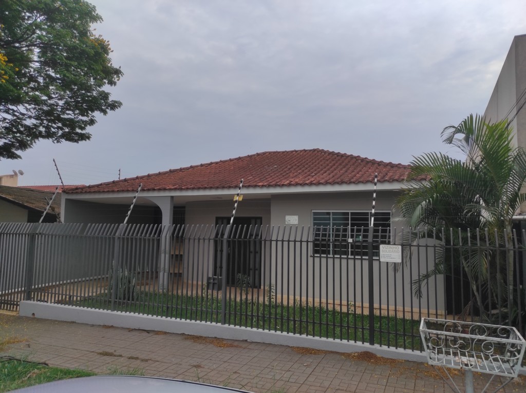 Casa para venda no Zona 06 em Maringa com 455m² por R$ 950.000,00