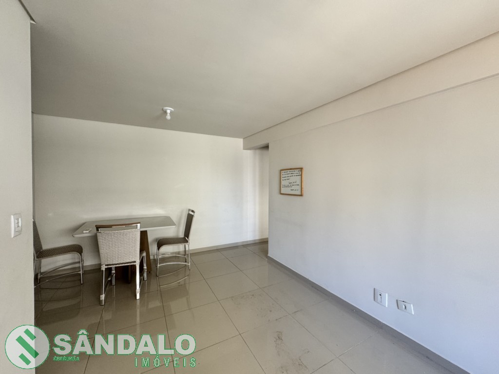 Apartamento para locacao no Zona 01 em Maringa com 157,27m² por R$ 3.520,00