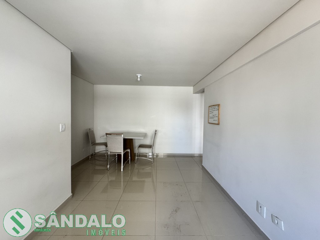 Apartamento para locacao no Zona 01 em Maringa com 157,27m² por R$ 3.520,00
