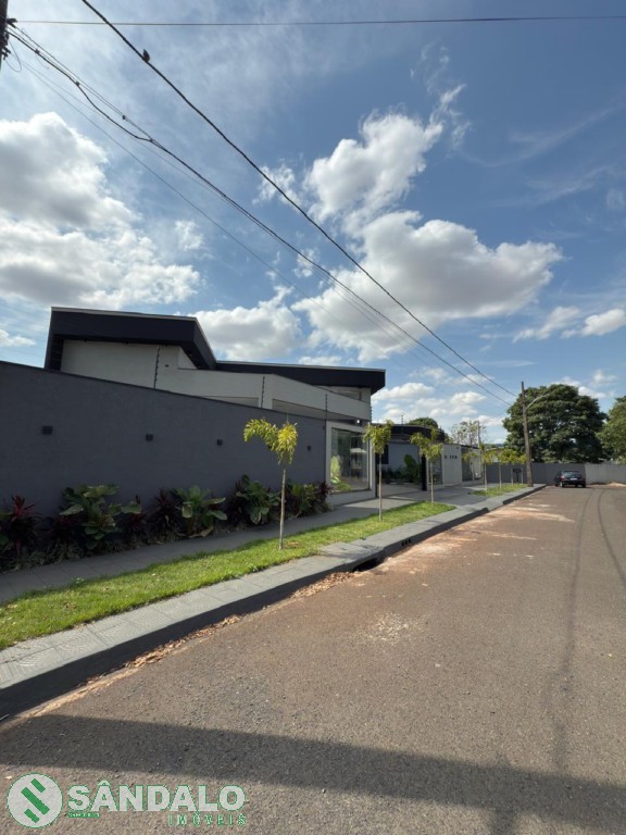 Casa para venda no Jardim Paris III em Maringa com 391m² por R$ 2.200.000,00