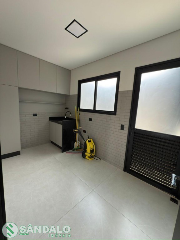 Casa para venda no Jardim Paris III em Maringa com 391m² por R$ 2.200.000,00